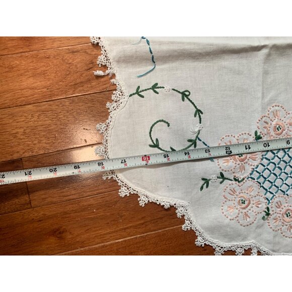 Vintage Embroidered Floral Table Runner with Lace Edges 18x41 - Picture 8 of 11